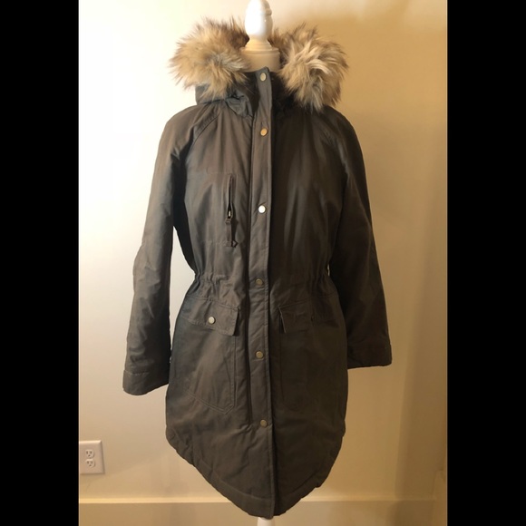 H&M Jacket green winter jacket. Fit more like a medium. - Picture 1 of 9